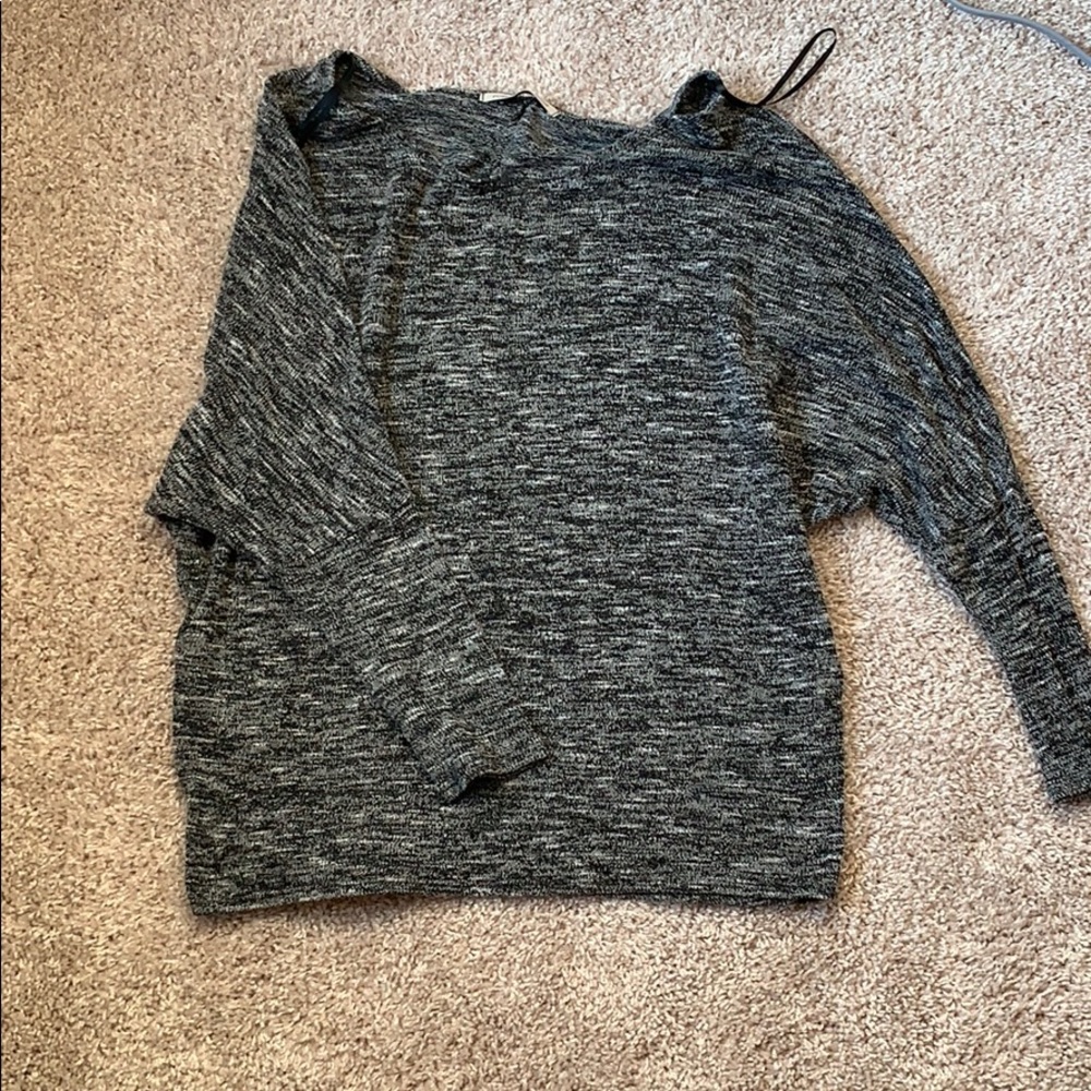 FOREIGN EXCHANGE LONG SLEEVE WING